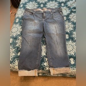 Torrid crop boyfriend vintage stretch jeans